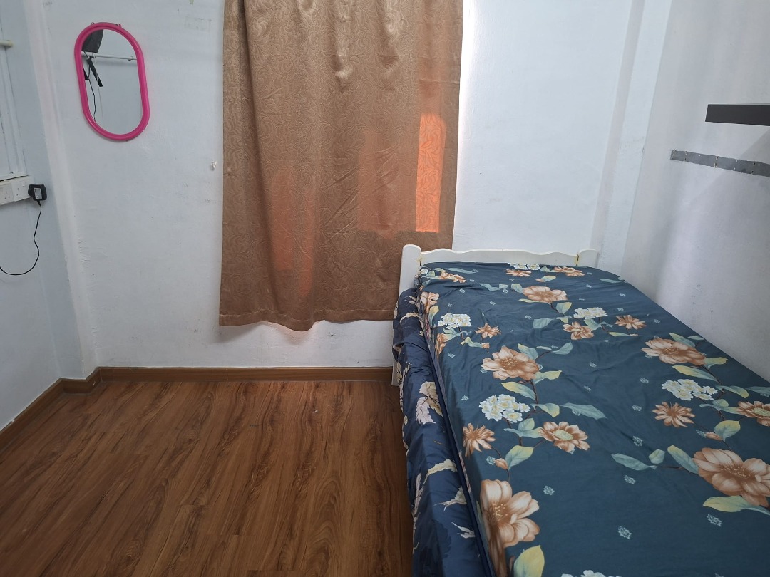 (Category: ) located in . Submitted by titanstar (Listing ID 1465504339, Image 1). Description: .