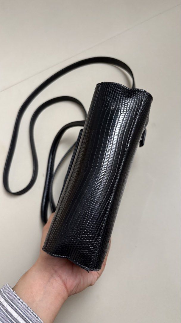 Mati 18 embossed texture Bag (Category: Cross-body Bags) located in Binangonan. Submitted by polinn.xx (Listing ID 1465421640, Image 3). Description: .