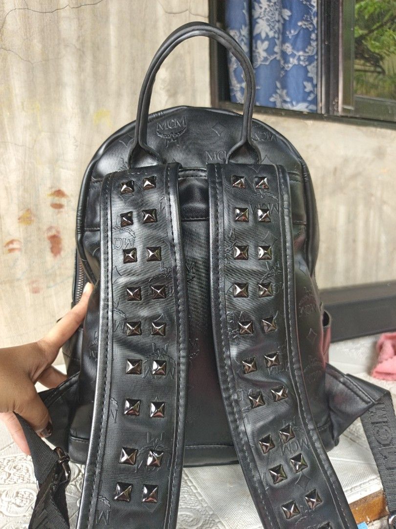 Mcm Bagpack (Category: Luxury Bags & Wallets) located in Quezon, Isabela. Submitted by ukay-ukaybylyn (Listing ID 1465457679, Image 2). Description: super excellent condition💯 super kapal at kunat neto.