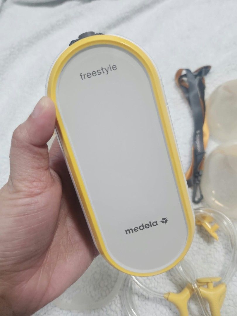 Medela Hands-Free Breast Pump Set (Category: Breastfeeding & Bottle Feeding) located in San Jose del Monte. Submitted by inictoles (Listing ID 1465455720, Image 2). Description: FOR SALE: Medela Hands-Free Breast Pump Set 8500 INCLUSIONS: • Medela Hands-Free Pump Unit • 3 Pairs of 21mm Milk Collection Cups (6 cups total) • 1 extra pair 24mm Breast Shields (2 pcs total) • Tubings & Connectors (complete) Features: • Hands-free, wireless - pwede mag
