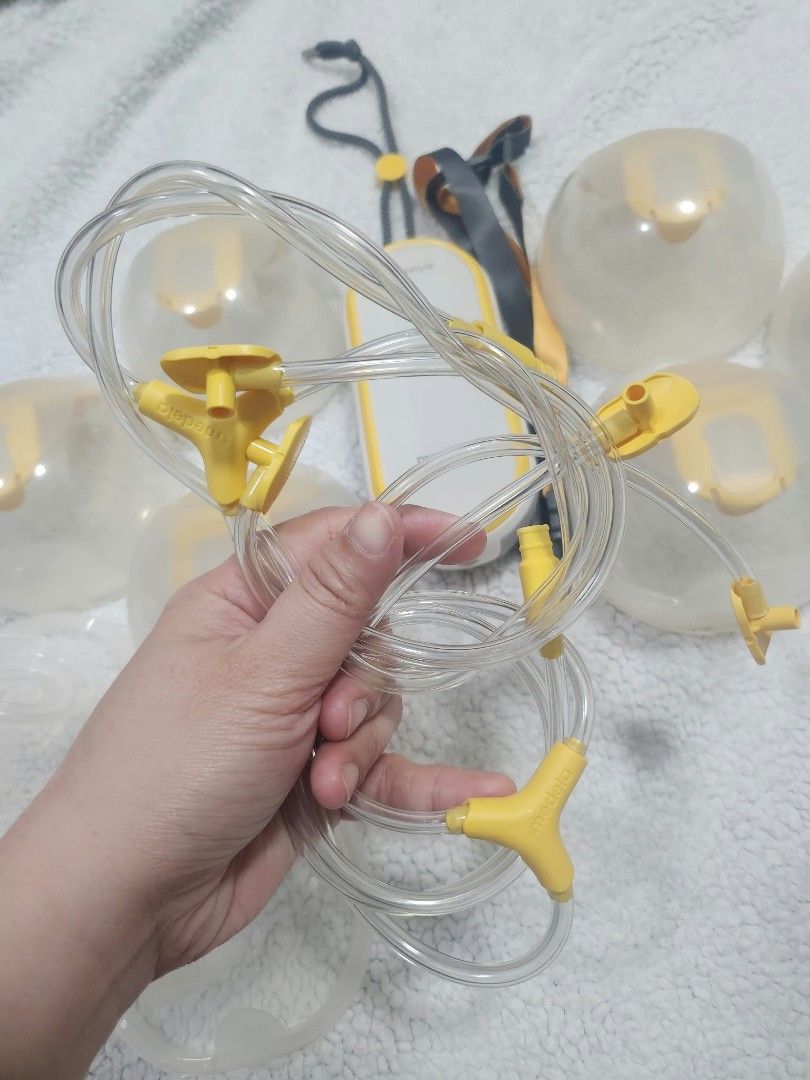 Medela Hands-Free Breast Pump Set (Category: Breastfeeding & Bottle Feeding) located in San Jose del Monte. Submitted by inictoles (Listing ID 1465455720, Image 3). Description: FOR SALE: Medela Hands-Free Breast Pump Set 8500 INCLUSIONS: • Medela Hands-Free Pump Unit • 3 Pairs of 21mm Milk Collection Cups (6 cups total) • 1 extra pair 24mm Breast Shields (2 pcs total) • Tubings & Connectors (complete) Features: • Hands-free, wireless - pwede mag