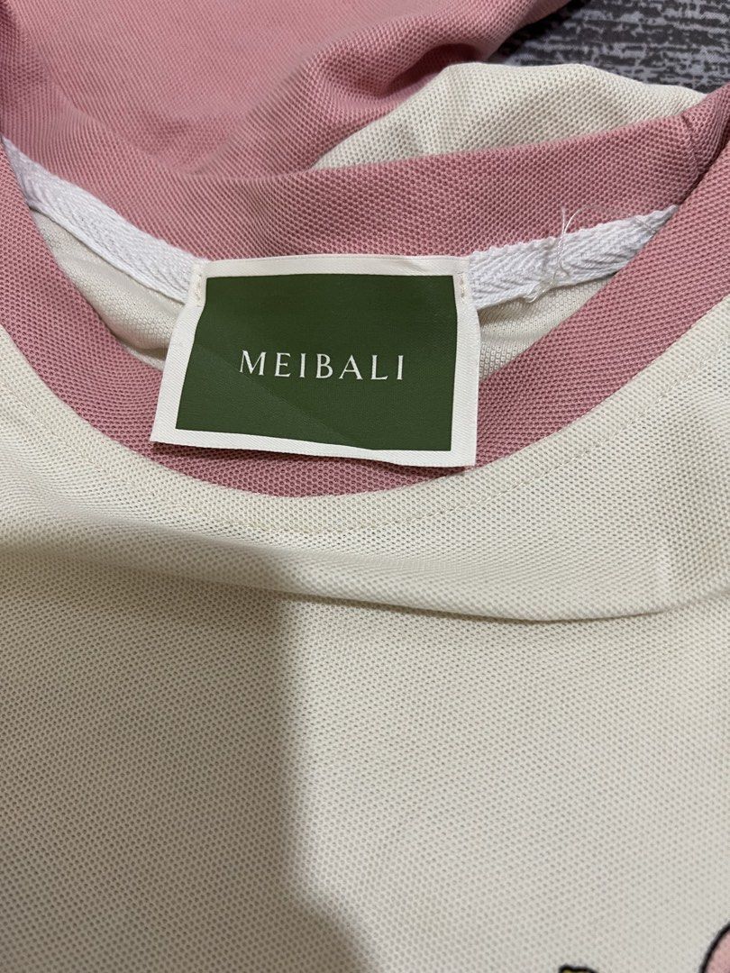 Meibali Doremon (Category: Shirts) located in Caloocan City. Submitted by zachlevi2020 (Listing ID 1465490693, Image 3). Description: Doremon Good as New Boxy type Large Actual Dimes W-22 L-26.5.