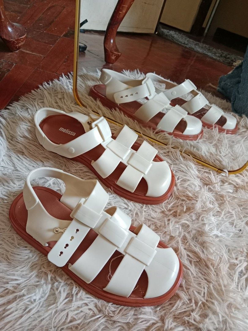 Melissa flats (Category: Flats & Sandals) located in Angeles City. Submitted by mjshoppingretail (Listing ID 1465407820, Image 2). Description: melissa like new new no inclusion size:8.