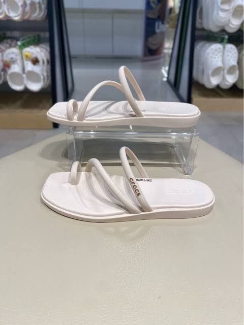 Miami Toe Loop Natural (Category: Slippers and slides) located in Rizal. Submitted by hiraya16 (Listing ID 1465573535, Image 1). Description: W7 W8 W9 Onhand ready to ship J&T - Lalamove- Lbc.