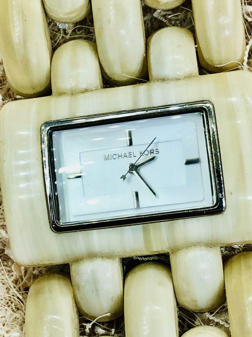 Michael Kors (Category: Women's Watches) located in Cavite. Submitted by onstuffs_19 (Listing ID 1465551286, Image 3). Description: .