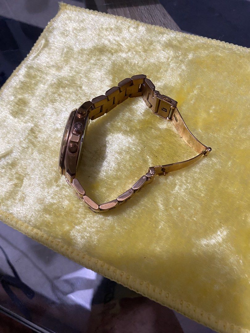 Michael Kors Briar Chronograph (Model MK6465) (Category: Women's Watches) located in Tarlac. Submitted by nate4stuffs (Listing ID 1465400297, Image 3). Description: bought in usa, excellent condition .