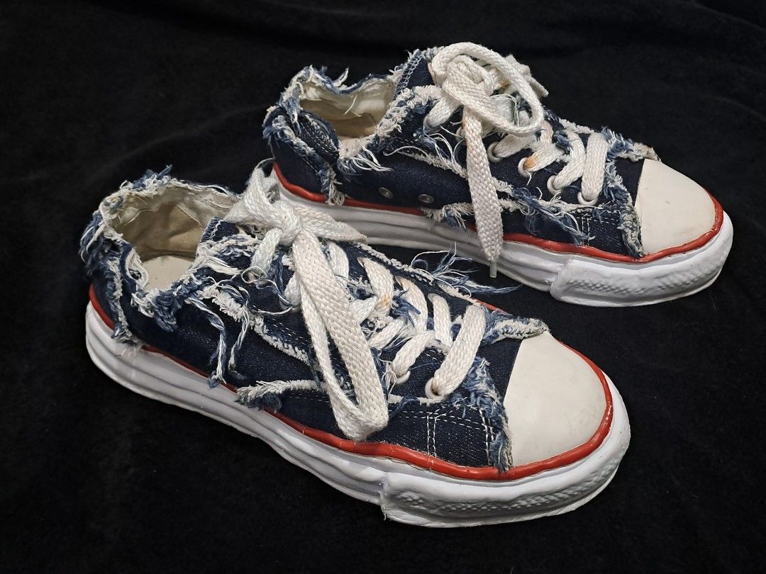MIHARA YASUHIRO × Nigel Cabourn (Category: Sneakers) located in Puerto Princesa. Submitted by jercksthriftph (Listing ID 1465502744, Image 2). Description: MIHARA YASUHIRO × Nigel Cabourn , Size: 41 Excellent Condition minimal heel drag , need cleaning item is thrifted/ukay .