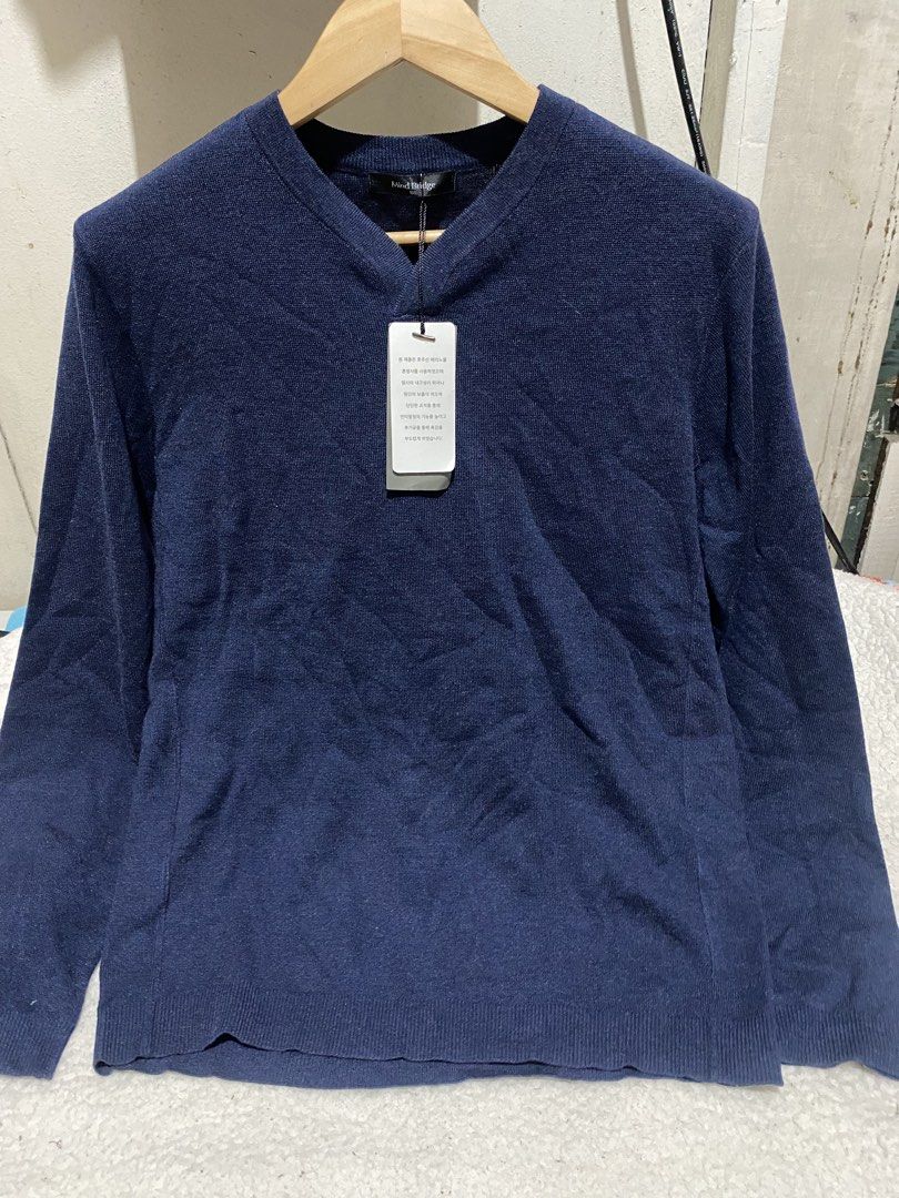 Mind Bridge Wool Blended Knit Sweater Navy Size M (Category: Coats, Jackets and Outerwear) located in Manila. Submitted by resi.diaz (Listing ID 1465560832, Image 1). Description: - Brand: Mind Bridge - Style: V-neck knit sweater (Style #MTKT7103) - Color: Navy Blue - Size: 100 (Fits Men's Medium) - Material: Anti-pilling wool-blend fabric - Condition: Brand new with original retail tags attached, never worn.