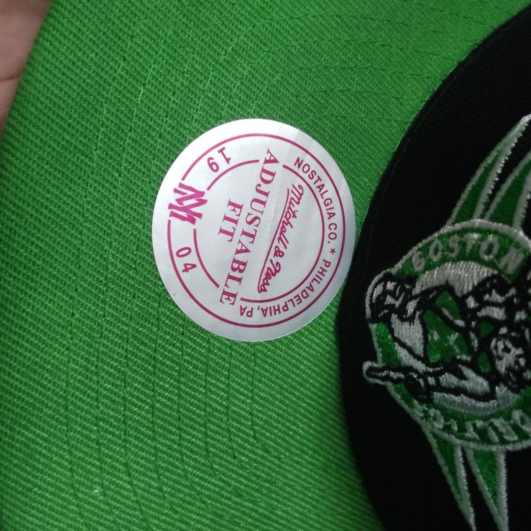 Mitchell and Ness "NBA Boston Celtics" Snapback (HQR) (Category: Caps & Hats) located in Calumpit. Submitted by BCHThriftShop (Listing ID 1465431943, Image 2). Description: Note: Pls! Refer to the dimensions for proper fit🔥 📌Size : Adult Snapback 📌Issue : N/A 📌Color rate : 10/10 📌Condition: Brand New 📍Due to the brightness, the photo may differ from the actual one💡 🙏Pls! message us if you need further informationℹ️ +SF thru LBC or J&T 📦.