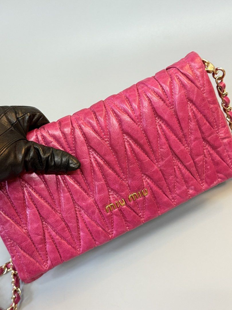 Miu miu (Category: Luxury Bags & Wallets) located in Cebu City. Submitted by ricahsukaybags_2017 (Listing ID 1465391419, Image 2). Description: Miu miu sling. No flaws ang ganda lampo zip w/etekita.