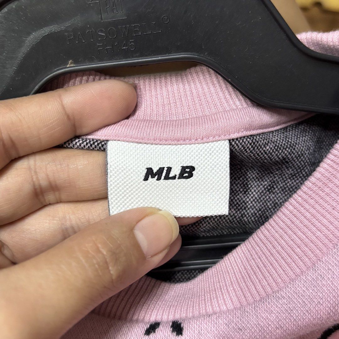 MLB kids crewneck sweaters (Category: Babies & Kids Fashion) located in Valenzuela. Submitted by thriftynanay88 (Listing ID 1465466813, Image 3). Description: Size 9Y on tag.