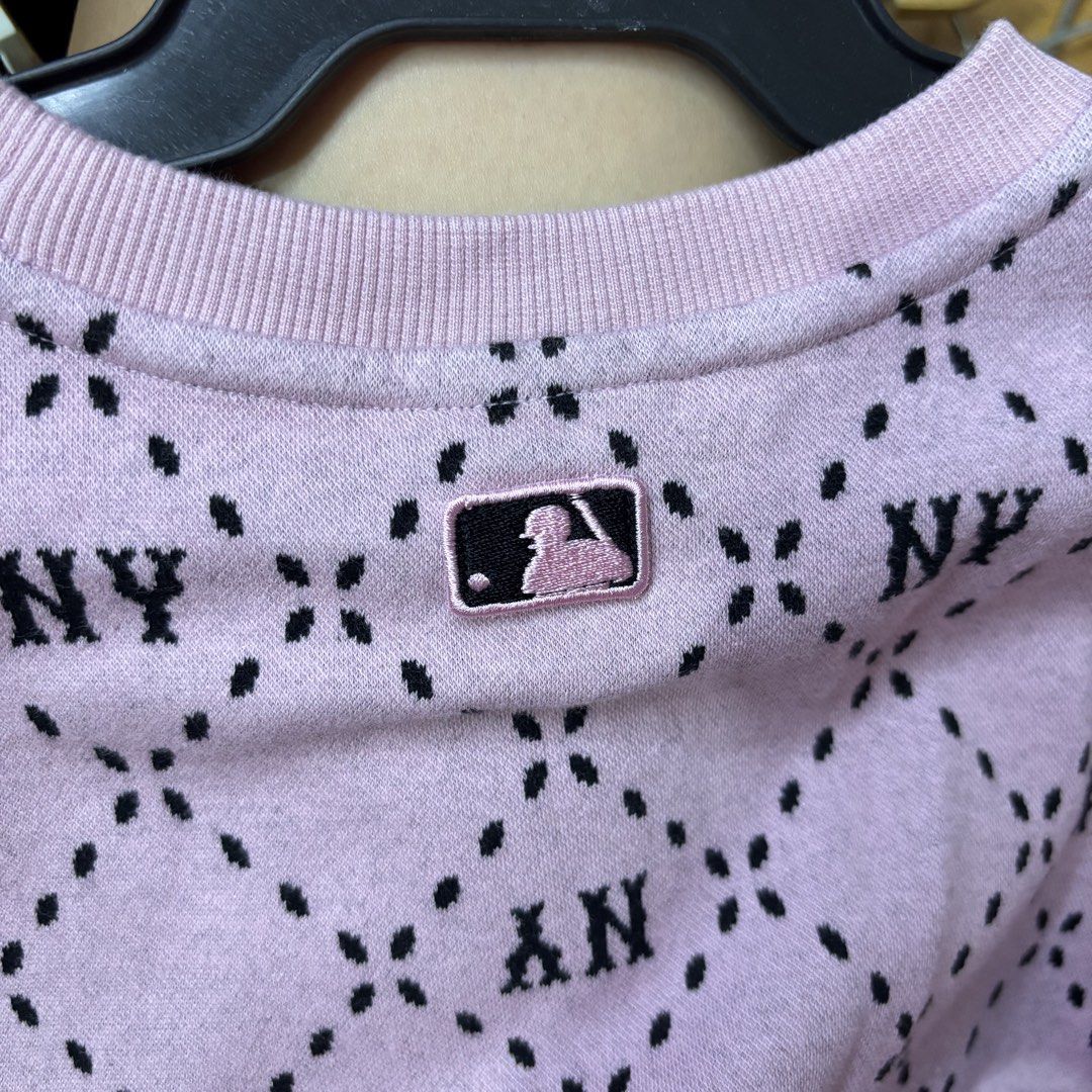 MLB kids crewneck sweaters (Category: Babies & Kids Fashion) located in Valenzuela. Submitted by thriftynanay88 (Listing ID 1465466813, Image 2). Description: Size 9Y on tag.