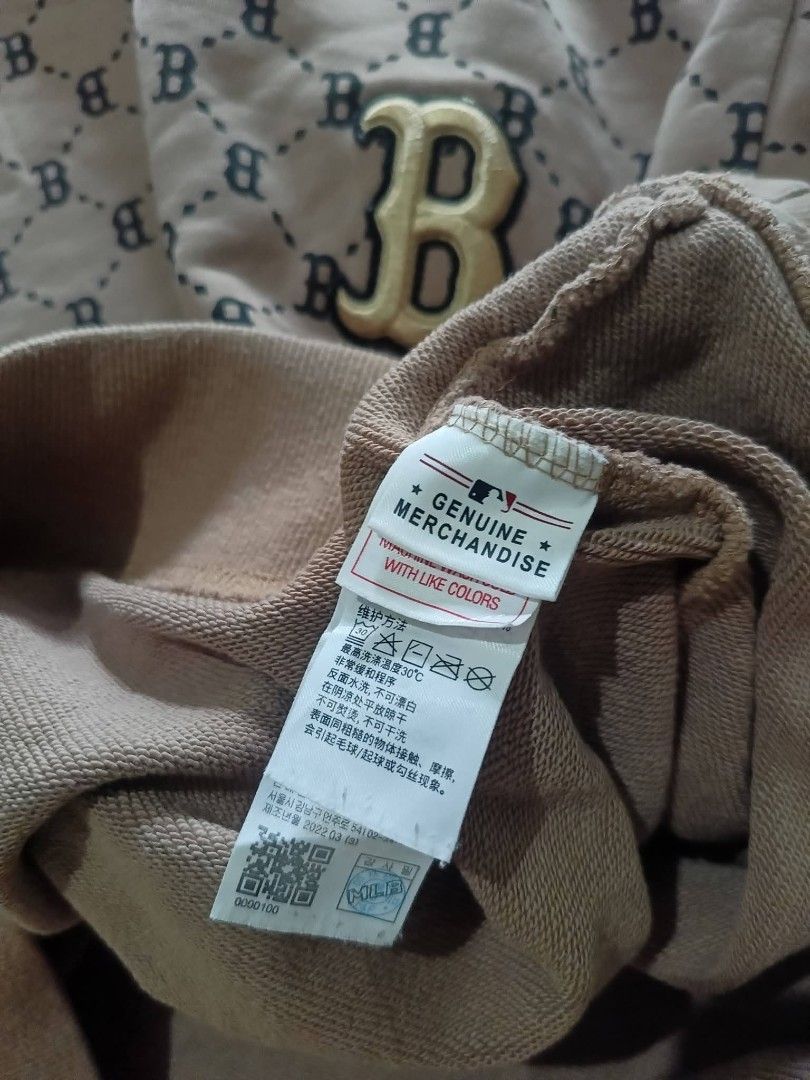 MLB MONOGRAM (Category: Coats, Jackets and Outerwear) located in Naga. Submitted by justthrift09 (Listing ID 1465525485, Image 3). Description: Size large on tag dimes 23x25 excellent condition no issue.