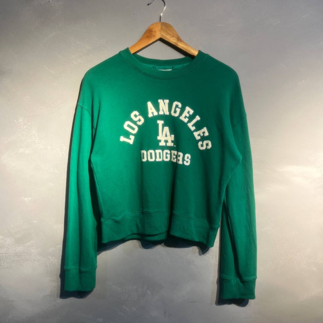 MLB Sweatshirt (Category: Coats, Jackets and Outerwear) located in Mariveles. Submitted by akidfromnowherethrift (Listing ID 1465484831, Image 1). Description: .