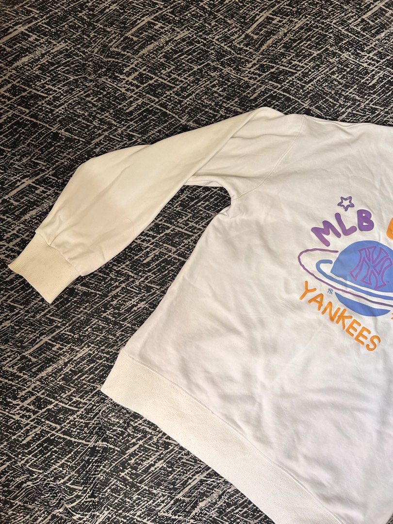 MLB SWEATSR (Category: Coats, Jackets and Outerwear) located in Caloocan City. Submitted by johnelmohi65658 (Listing ID 1465410114, Image 1). Description: .