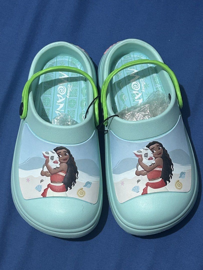 Moana clogs brand new US11 (Category: Babies & Kids Fashion) located in Las Pinas. Submitted by anjcanilao (Listing ID 1465483949, Image 1). Description: Disney Moana US 11 EUR 28 1/2 on tag RFS: wrong size. Too big for my baby.