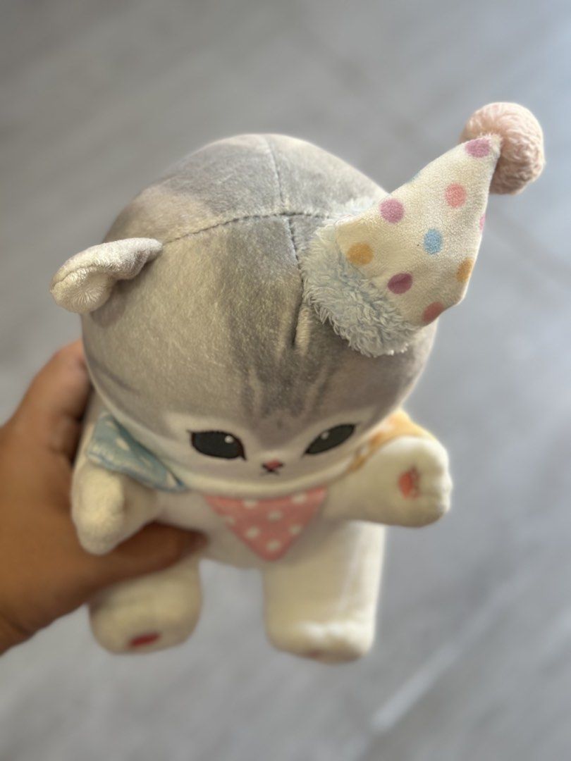 Mofusand Party series medium size (Category: Plushies & Soft Toys) located in Baguio. Submitted by cherylcaps95 (Listing ID 1465476973, Image 3). Description: Good as new With etiketa / tag See all pics.