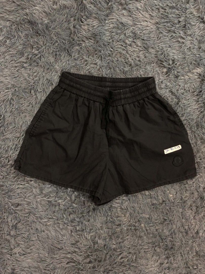 Moncler Black Woven Short (Category: Shorts) located in Pasig City. Submitted by geloangelo17550 (Listing ID 1465548967, Image 1). Description: Authentic Good Condition No issue.