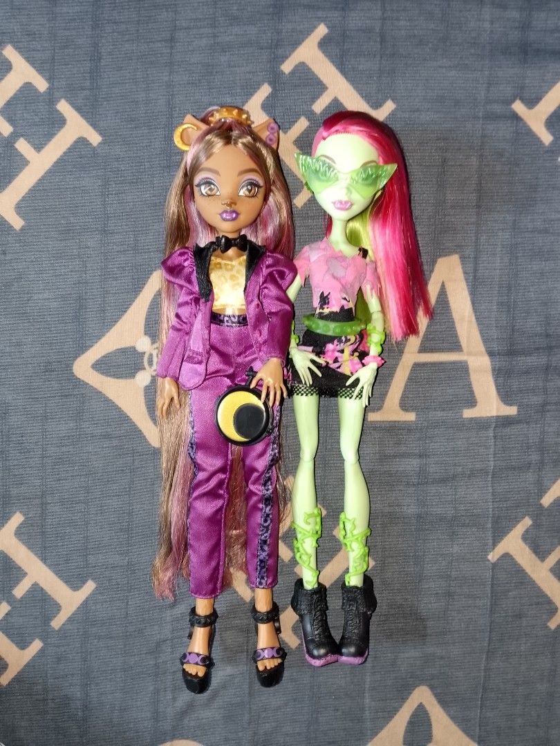 Monster High Dolls For Sale (Category: Kids Toys) located in Digos. Submitted by mafhuuyo (Listing ID 1465577081, Image 2). Description: ‼️RUSH SALE‼️ Monster High G3 Monster Ball Clawdeen (Php1100) •tight joints •soft hair •complete •wyswyg •in good condition Monster High Music Fes Venus (Php900)❌RESERVED❌ •soft hair •missing vip pass only •with added sun glasses •wyswyg •good condition pa flocking no faded part FIRST TO PAY POLICY MOP:gcash MOD