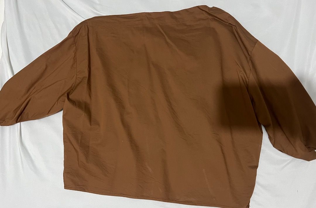 Mosaic Off-shoulder Top (Category: Blouses) located in Pasay City. Submitted by classicsale (Listing ID 1465535214, Image 2). Description: Mosaic Bloom Off-shoulder Top Color: Burnt Caramel Size: Free Size Good condition / Used once Retail Price: Php 2,380 Price: Php 1,220 + shipping fee Payment: Gcash / Maya Shipping: LBC / Grab Express / J&T (dm for more options or details) .