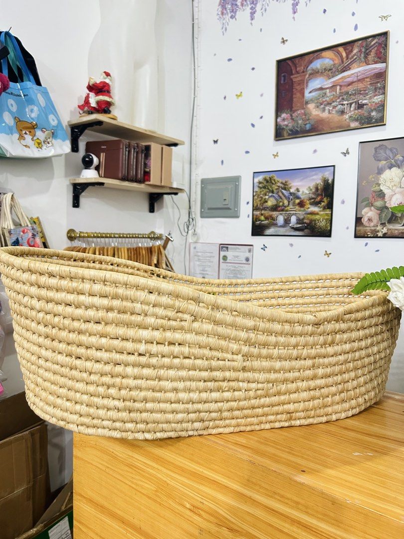 Moses Basket (Category: Vintage Collectibles) located in Bustos. Submitted by gthings.collectibles (Listing ID 1465469121, Image 3). Description: Minimalist & Aesthetic Boho Vibe for your Nursery! ✨🧺 Yours for only ₱580 !! Bigyan si baby ng pinakapresko at picture-perfect spot gamit itong artisan-crafted Natural Fiber Moses Basket (28” x 10”)! Perfect sa Team Kahoy / Team Puti setup. Common Uses & Paano Gamitin: • Newborn Day Bed: Safe at maaliw
