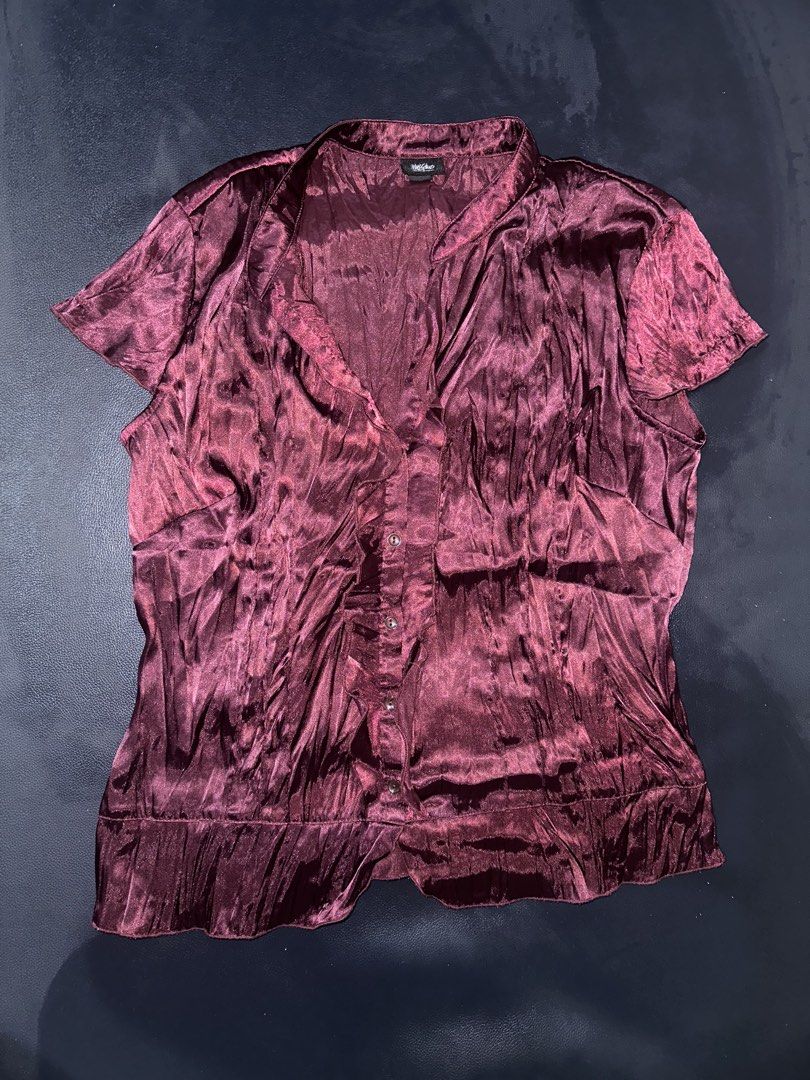 Mossimo Maroon Satin Short Sleeve Button Up Blouse (Category: Blouses) located in Marikina City. Submitted by rivervy (Listing ID 1465452470, Image 1). Description: color may be slightly different from the actual photo.