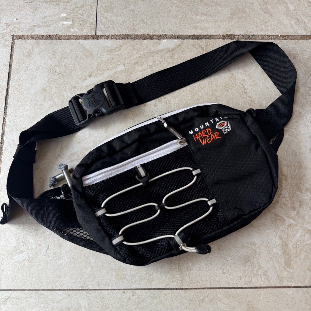 Mountain Hardware Fannypack (Category: Belt bags, Clutches and Pouches) located in Davao. Submitted by cmbs141022 (Listing ID 1465384332, Image 1). Description: Authentic DM to purchase! In great condition.