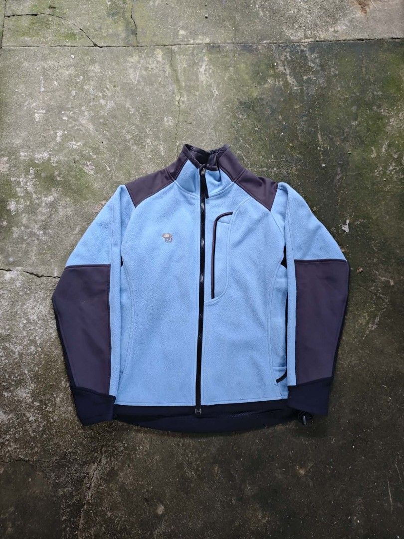 Mountain Hardwear gorewindstopper zip jacket (Category: Coats, Jackets and Outerwear) located in Calamba. Submitted by doityourselfffff (Listing ID 1465562635, Image 1). Description: mhw gorewindstopper zip jacket 22 x 27 excellent condition used authentic 880 + sf only.
