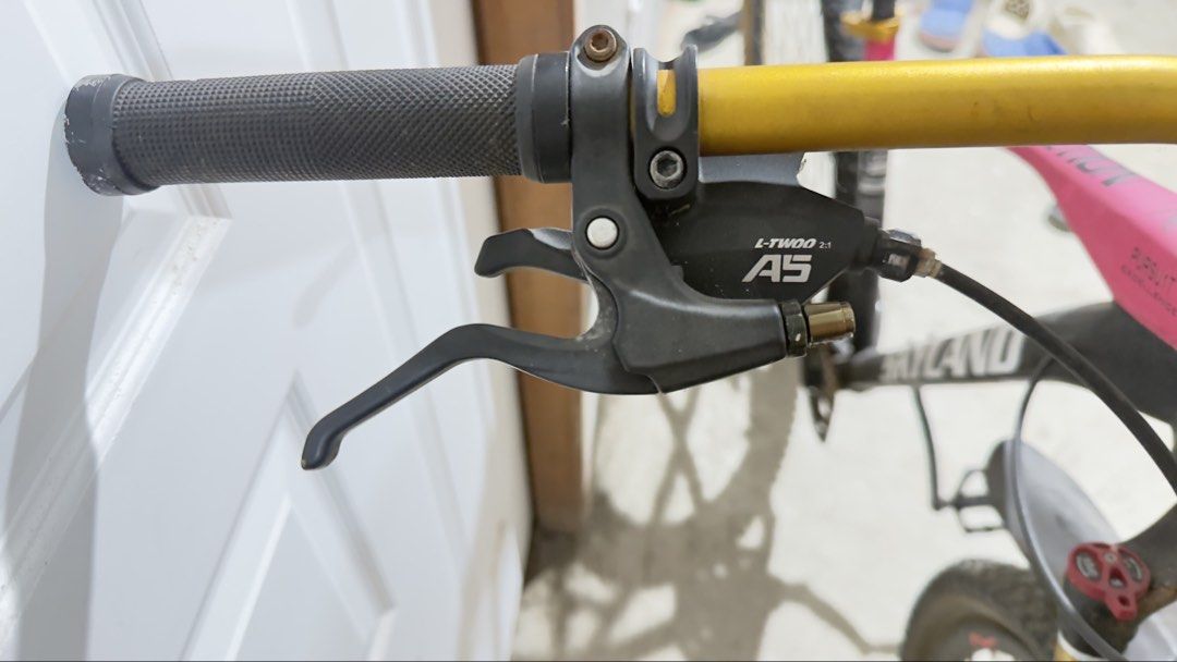 MTB 29er (Category: Bicycles) located in Quezon City. Submitted by 1or3nz_ (Listing ID 1464509411, Image 3). Description: -3000 PHP Nego. -No bike chain, no break cables, need to replace the inner tube of the front wheel, no FD. - I will send the detailed pictures of the issue upon request. -For pick up only. — Pwede din swap sa japanese bike ☺️ .