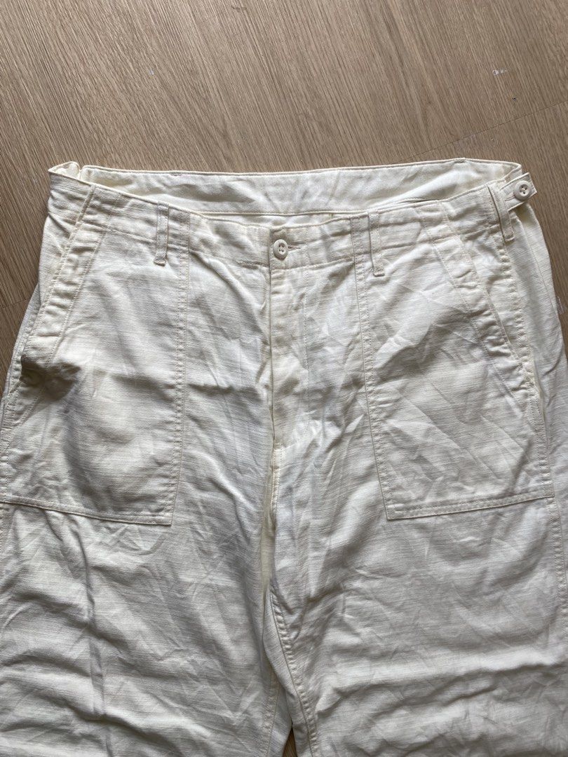 Musinsa standard baker pants (Category: Trousers) located in Zamboanga. Submitted by ak.hunt (Listing ID 1465467313, Image 2). Description: -size medium Measurements Waist 36/38 Length: 42 Rise:12.5 Thigh 13 Leg Opening 9 Condition: good Issue sign of usage Pm📩.