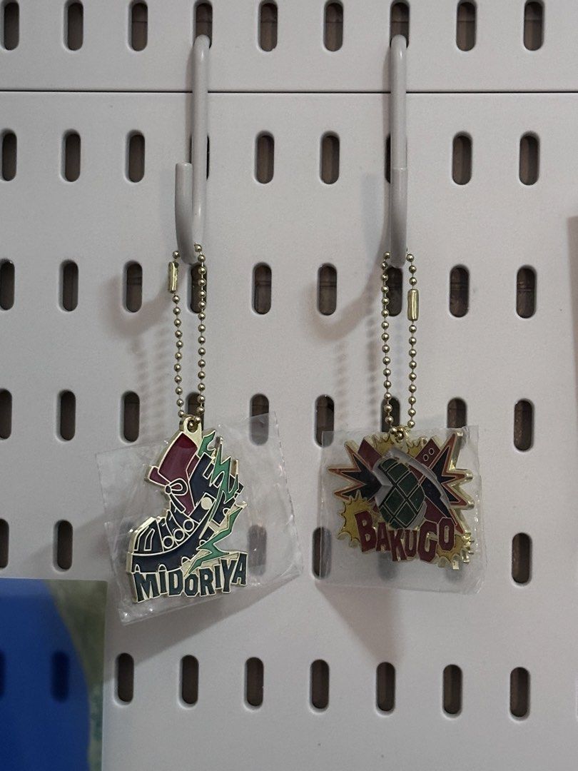 My Hero Academia Metal Keychains (Category: Character Goods) located in Escalante. Submitted by satidayz (Listing ID 1465501731, Image 2). Description: My Hero Academia Metal Keychains - Bakugo, Deku, Dabi, Shigaraki, Toga 💥 💥 100 each, 70 each if take all 💥 brand new 💥 metal - mabigat 💥 dm for inquiries 📍neg. occ. 🚛 j&t, lbc 💸 gcash, maribank shipping sched: weekends (no rush shipping).