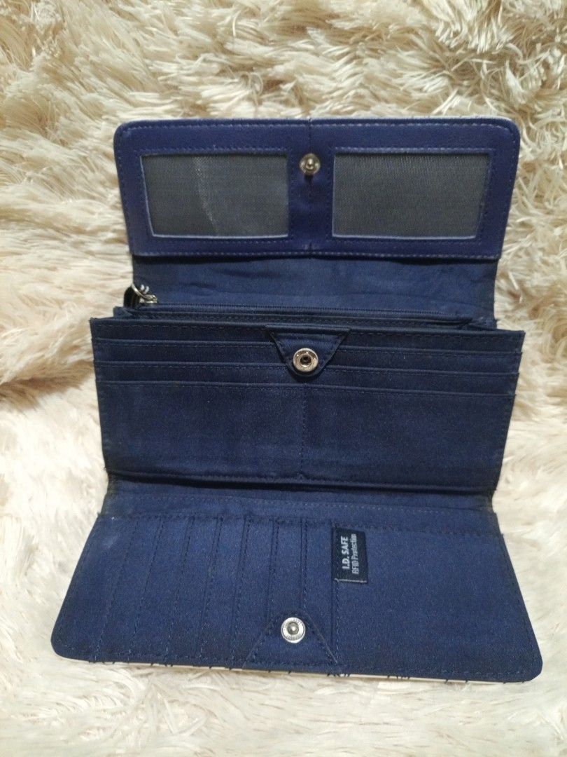 NAUTICA Long Wallet (Category: Wallets & Card holders) located in Davao. Submitted by hermiepiam75360 (Listing ID 1465509679, Image 3). Description: .