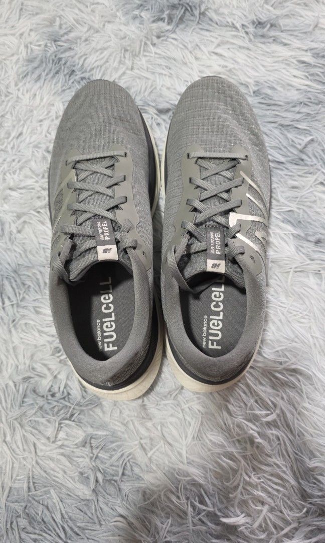 New Balance Propel v4 US 10 (Category: Sneakers) located in Taguig. Submitted by no-trades-bawal-barat (Listing ID 1465414445, Image 3). Description: plated running shoes. used 5x only decluttering.