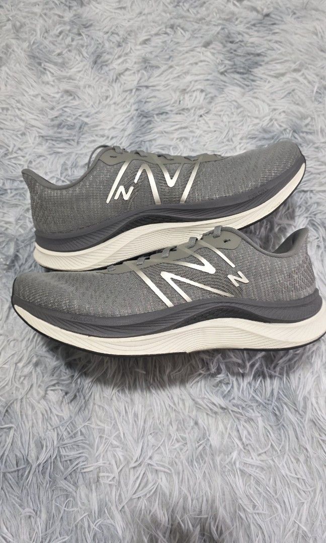 New Balance Propel v4 US 10 (Category: Sneakers) located in Taguig. Submitted by no-trades-bawal-barat (Listing ID 1465414445, Image 1). Description: plated running shoes. used 5x only decluttering.