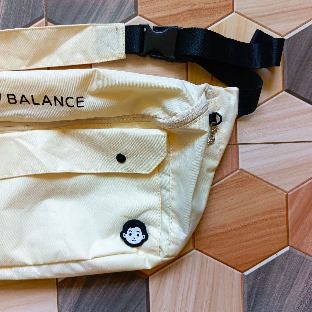 New Balance Sling Bag (Category: Sling Bags) located in Maramag. Submitted by thrifty777 (Listing ID 1465490269, Image 2). Description: Authentic New Balance Brand New Condition Location Maramag Bukidnon.