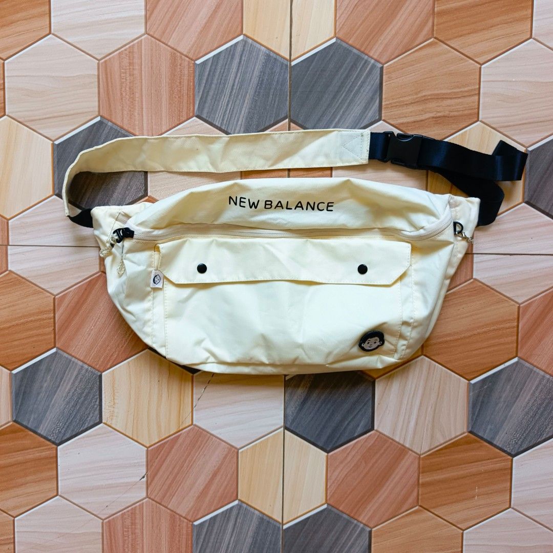 New Balance Sling Bag (Category: Sling Bags) located in Maramag. Submitted by thrifty777 (Listing ID 1465490269, Image 1). Description: Authentic New Balance Brand New Condition Location Maramag Bukidnon.