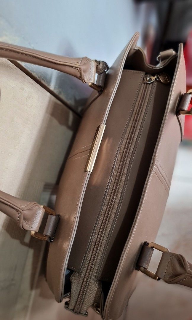 Nicole Miller 3-Way Bag (Category: Shoulder Bags) located in Quezon City. Submitted by missmaui (Listing ID 1465451352, Image 3). Description: Authentic SoKor Brand Minimal signs of wear.
