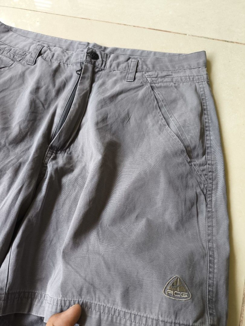 NIKE ACG WOMEN (Category: Shorts) located in Lupon. Submitted by thriftnikent (Listing ID 1465445358, Image 2). Description: 32 WAIST 17 LENGTH.