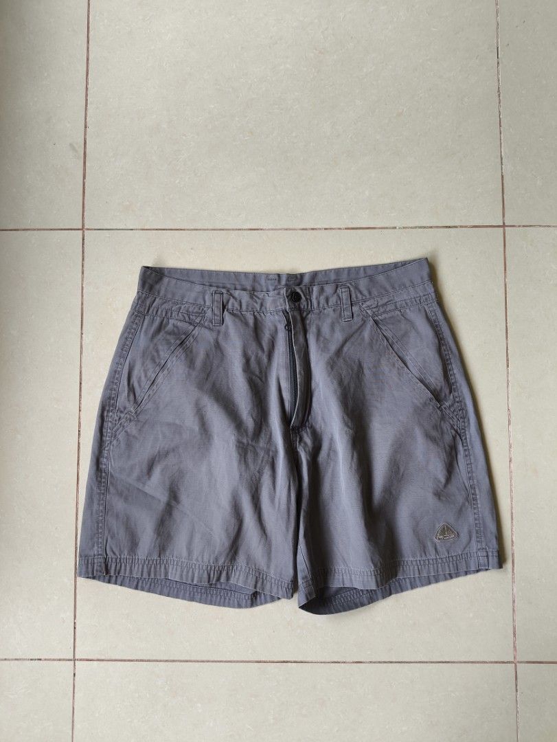 NIKE ACG WOMEN (Category: Shorts) located in Lupon. Submitted by thriftnikent (Listing ID 1465445358, Image 1). Description: 32 WAIST 17 LENGTH.