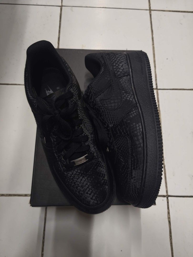 Nike Kobe Air Force 1 Black Snakeskin (Category: Sneakers) located in Marikina City. Submitted by renzo. (Listing ID 1465424857, Image 1). Description: - Model: Nike Air Force 1 Low (All Black Snakeskin) - Condition: Clean, zero scuffs, and zero creasing - Special Features: Full snakeskin textured upper and metal 'Mamba' lace dubrae - Inclusions: Original black box included - Availability: Grab these before they're gone! Issue Wrong size size 9 L