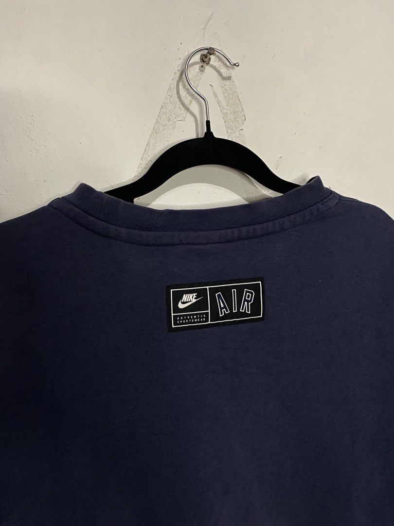 Nike Air Navy Blue Sweater (Category: Coats, Jackets and Outerwear) located in San Pedro. Submitted by kristofesp08227 (Listing ID 1465507205, Image 3). Description: Nike Air Navy Blue Sweater Sz Large on tag 25 x 27 8/10 condition 8/10 color rate PM FOR MORE DETAILS .