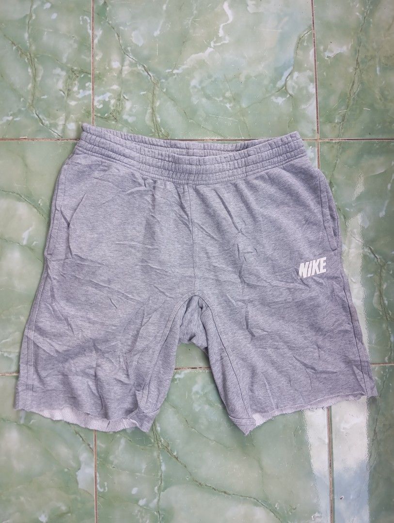 Nike alumni shorts (Category: Shorts) located in Kabankalan. Submitted by karlkulot_crystal (Listing ID 1465421633, Image 1). Description: Nike alumni napa ka Pulido nang stitching nya, no issue, good as new boss 400 + sf lng Po bossing medium on tag.