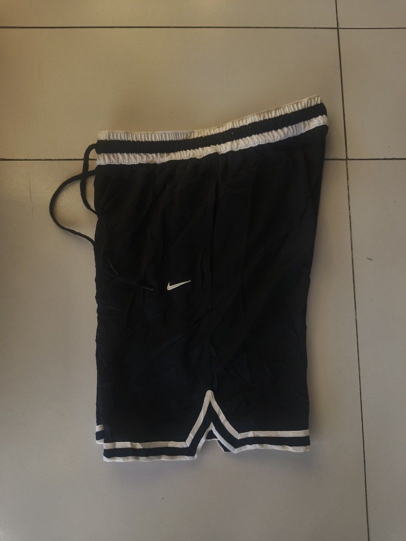 Nike bbal short (Category: Coats, Jackets and Outerwear) located in Bacolod City. Submitted by jimar4955 (Listing ID 1465449785, Image 1). Description: Nike bball short Size Large 28-30 Lenght 19 As new need wash 350 .