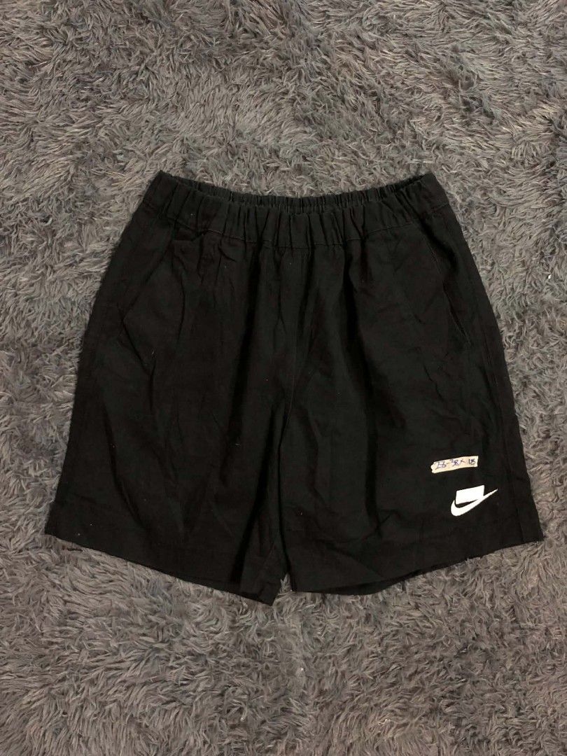 Nike Black Woven Short (Category: Shorts) located in Pasig City. Submitted by geloangelo17550 (Listing ID 1465549215, Image 1). Description: Authentic Excellent condition No issue.