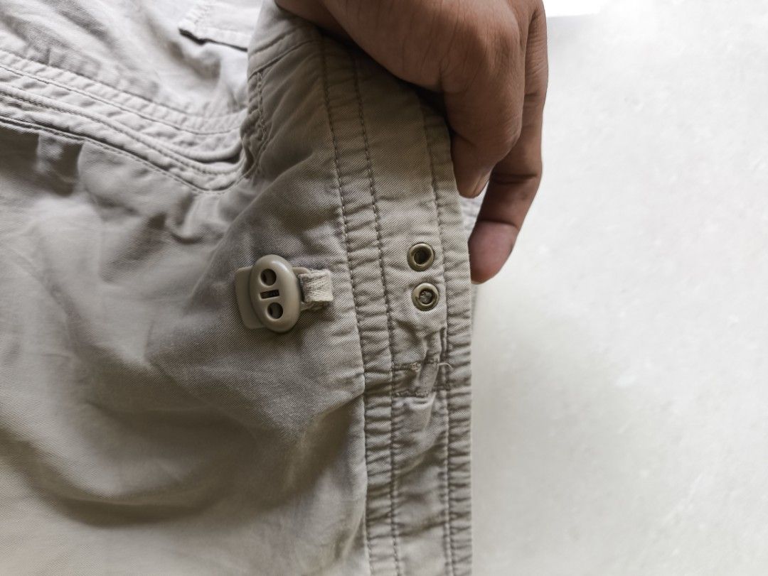 NIKE CARGO MEN (Category: Shorts) located in Lupon. Submitted by thriftnikent (Listing ID 1465446062, Image 3). Description: 33-36 WAIST 22 LENGTH.