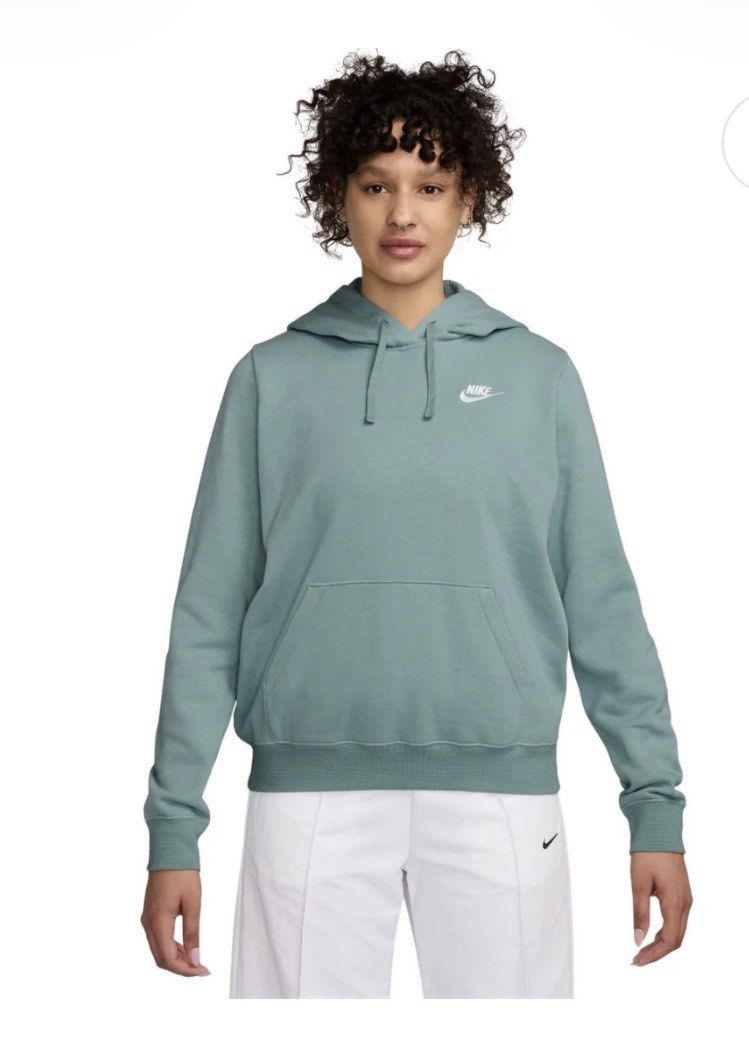 NIKE COTTON PULLOVER HOODIE (Category: Coats, Jackets and Outerwear) located in Quezon City. Submitted by mine4now (Listing ID 1465271783, Image 2). Description: What : NIKE COTTON PULLOVER HOODIE Size: SMALL ORIGIN: US BOUGHT CONDITION: BRAND NEW W/o tag RFS: DECLUTTERING Shipping fee: PAID by the buyer No: COD Courier: lbc, grab or lalamove J&T — if not busy MOP: Gcash, maya or online banking *For sure buyer, shipping is on the next day afterno
