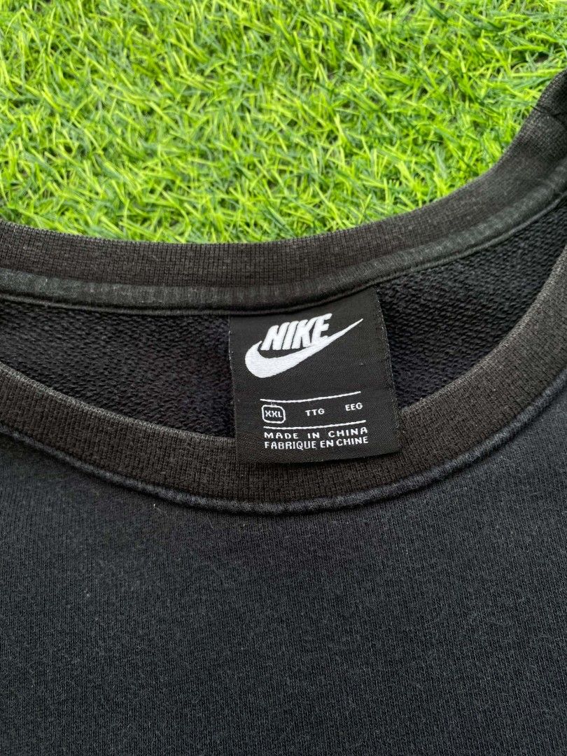 Nike Crew neck Sweatshirt (Category: Coats, Jackets and Outerwear) located in Bacolod City. Submitted by belleza_030299 (Listing ID 1465480889, Image 3). Description: Dimes 25x 29 2XL on tag Good condition no issue.