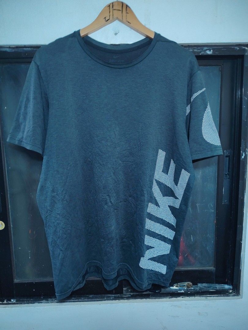 Nike drifit shirt 2xl (Category: Activewear) located in Malabon City. Submitted by jhe_bicio_online-thriftshop (Listing ID 1465413247, Image 2). Description: Excellent used condition Size 2xl on tag Dimensions 25x29.