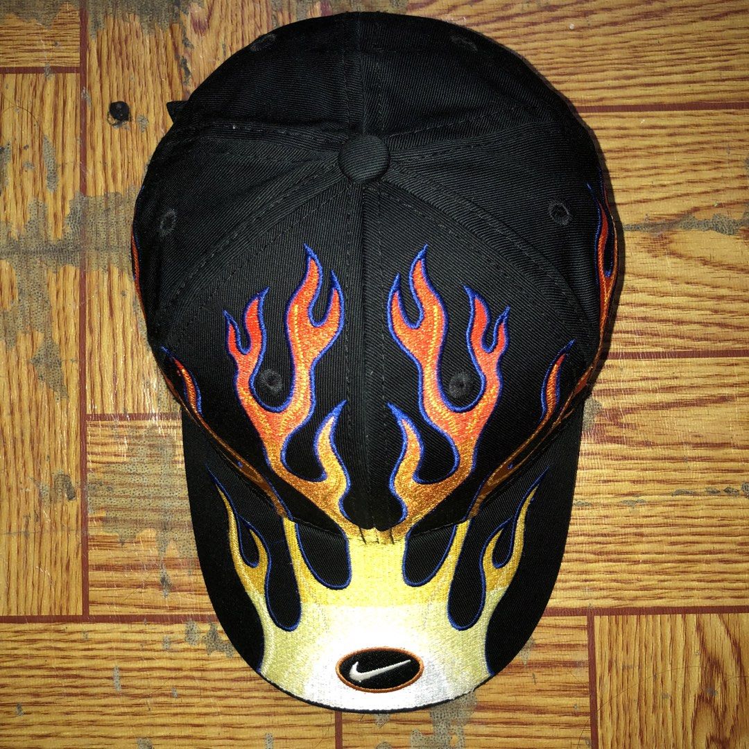NIKE FLAME HAT (Category: Caps & Hats) located in Dasmarinas. Submitted by corenyxmessy_3rd_account (Listing ID 1465546959, Image 2). Description: .