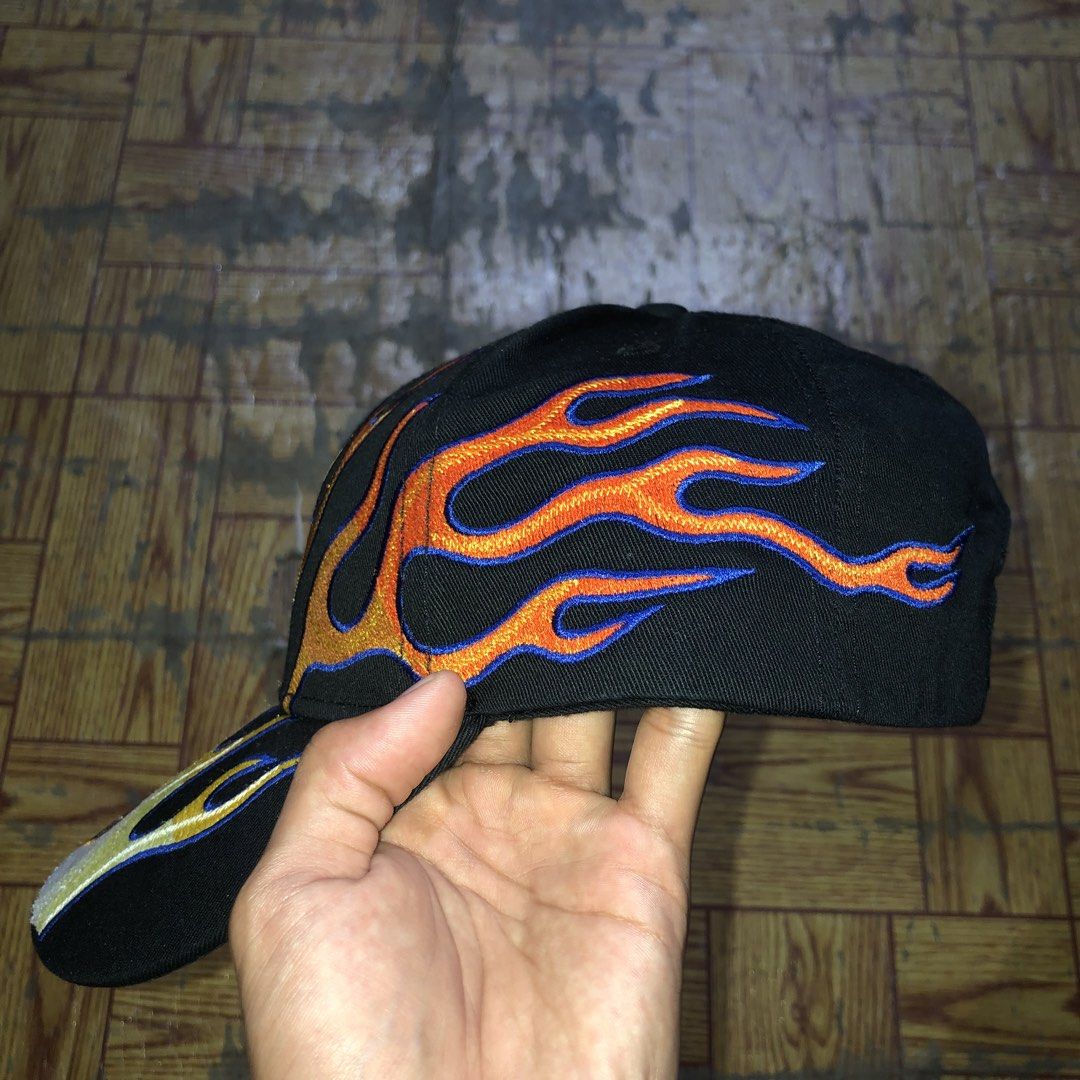 NIKE FLAME HAT (Category: Caps & Hats) located in Dasmarinas. Submitted by corenyxmessy_3rd_account (Listing ID 1465546959, Image 3). Description: .